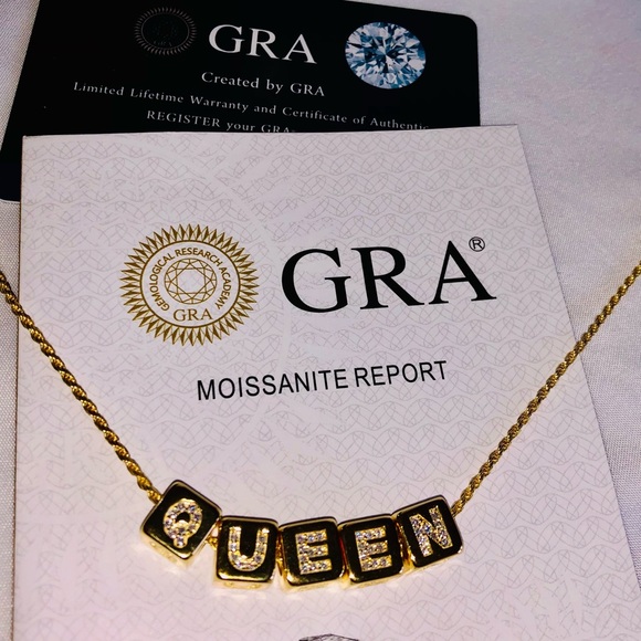 VVS gra certified diamond moisannitte pendant for a queen, passes diamond tester - Picture 5 of 6